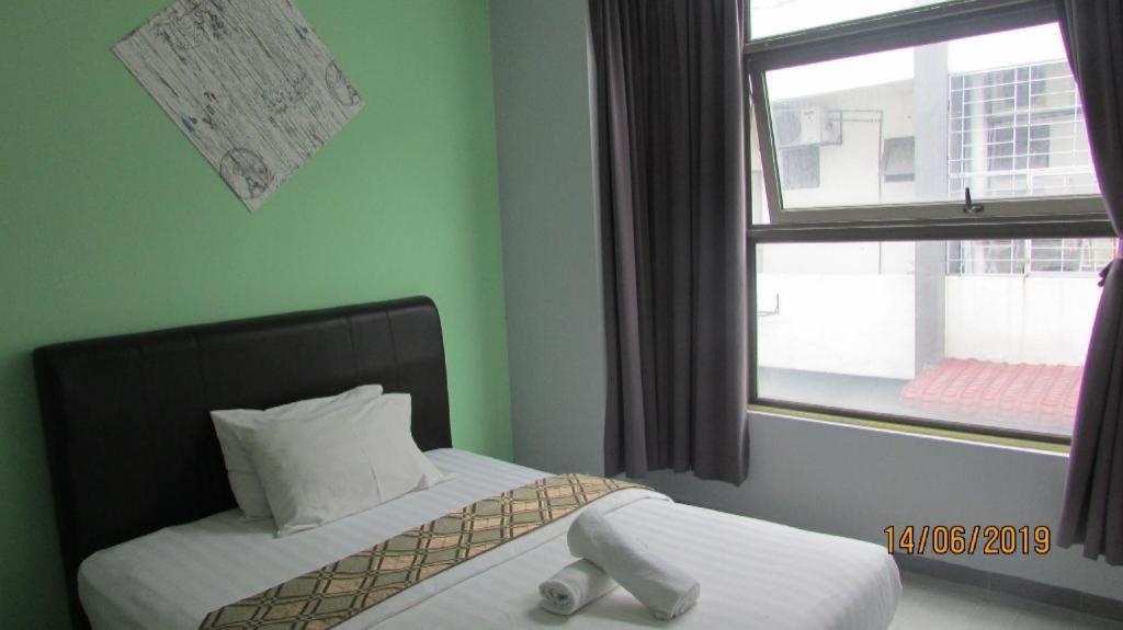 Hotel Zamburger Sungai Besi Kuala Lumpur Exterior photo