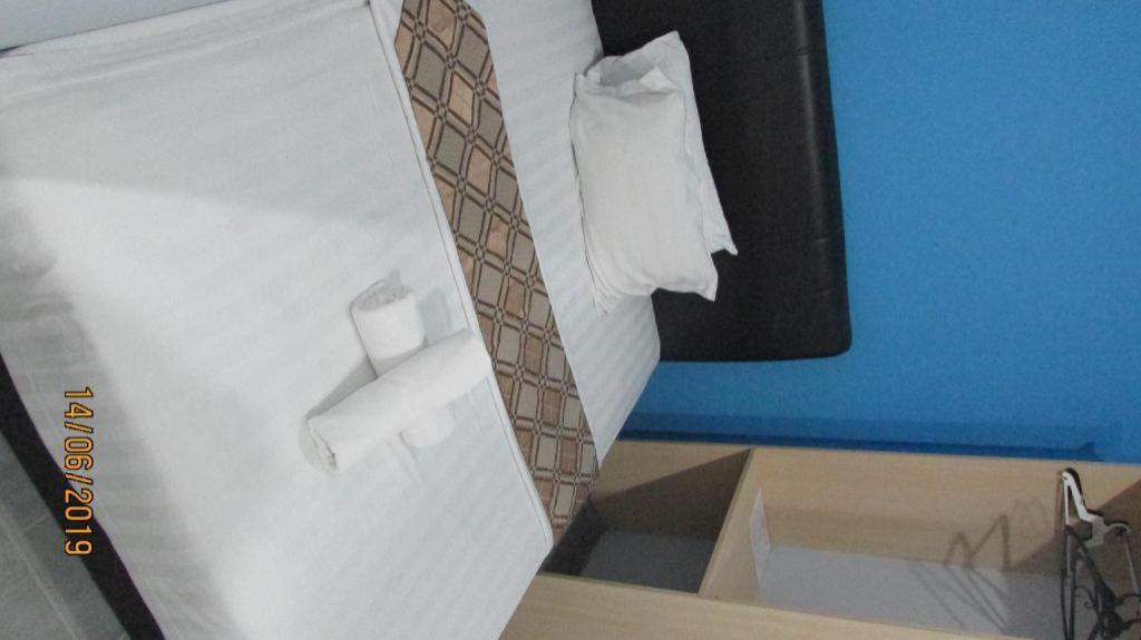 Hotel Zamburger Sungai Besi Kuala Lumpur Exterior photo