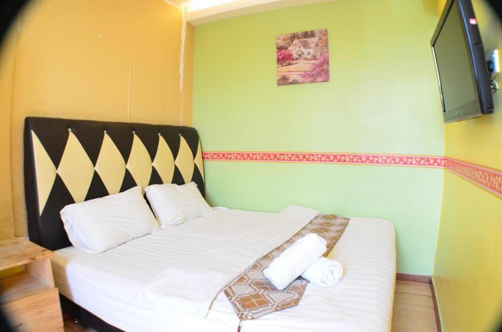 Hotel Zamburger Sungai Besi Kuala Lumpur Exterior photo